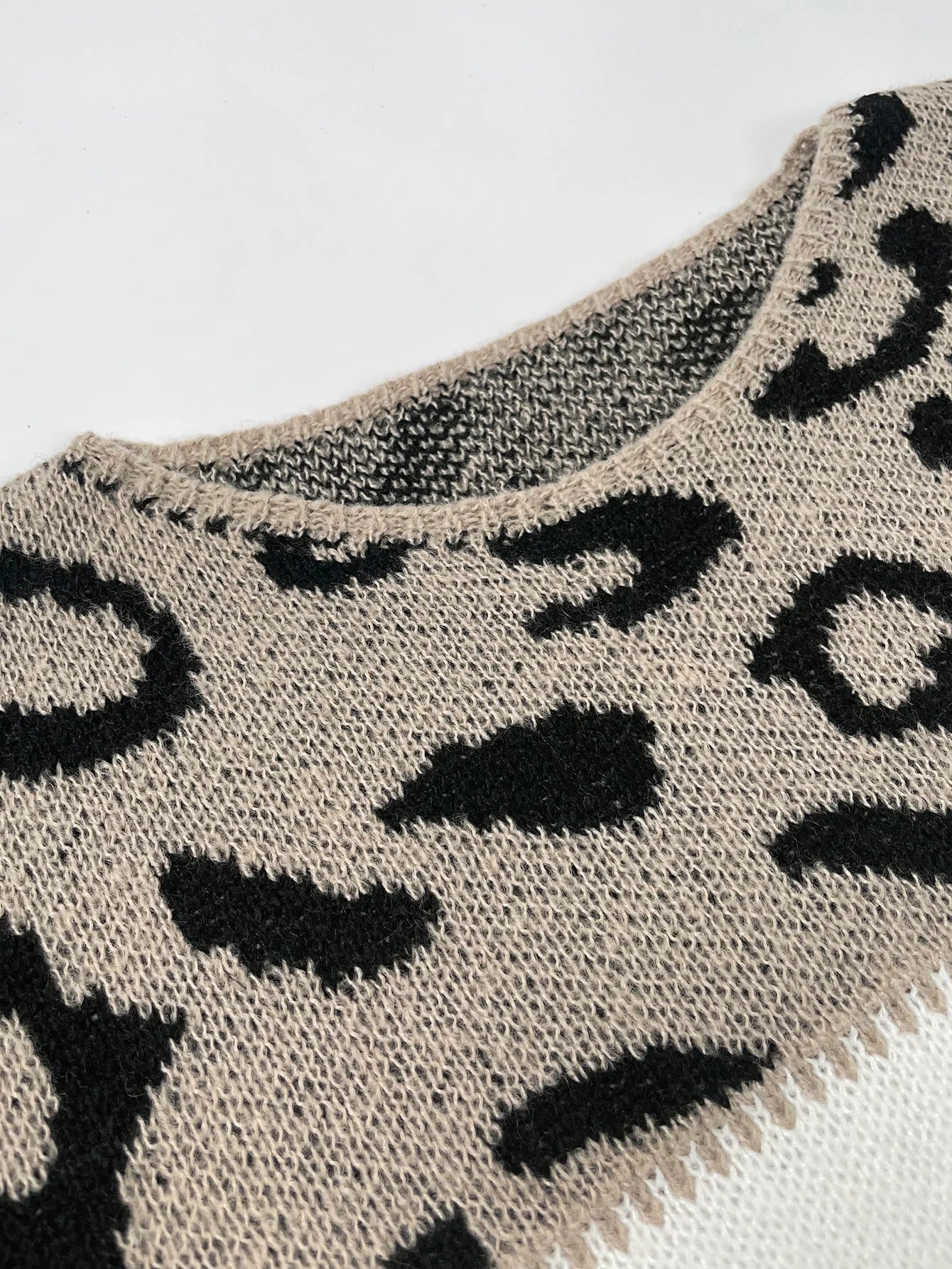 Warszawska™ | Sweter z printem w panterkę